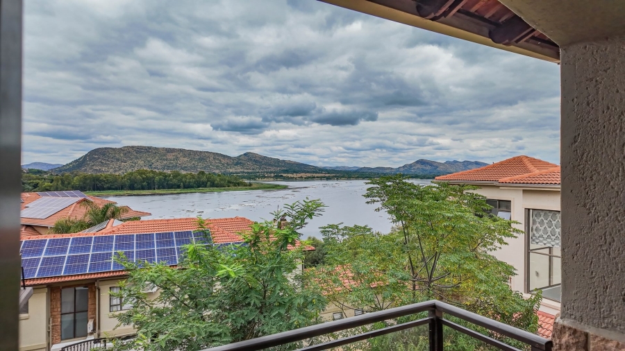 5 Bedroom Property for Sale in Birdwood Estate North West